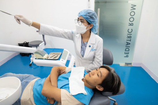 Slider image (6) Santepheap International Dental Clinic